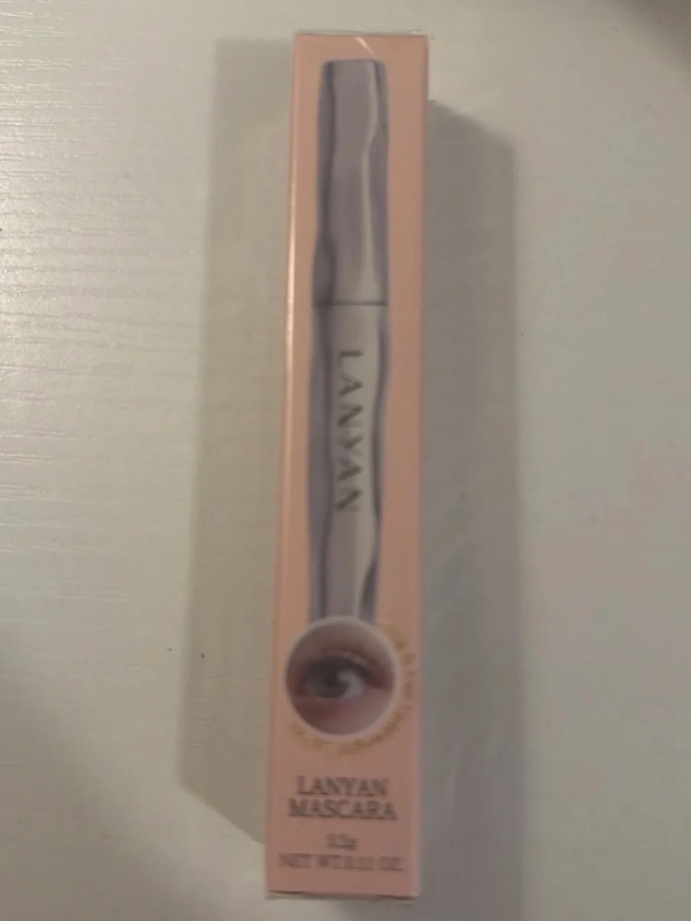 Black Mascara – Lash-Defining Volume